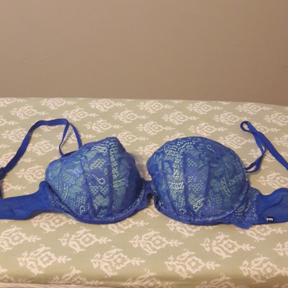 VS pink lace bra